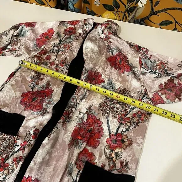 Free People Floral Ladies Who Lounge Printed Kimono Jacket Sz S Missing Belt! - Picture 8 of 9